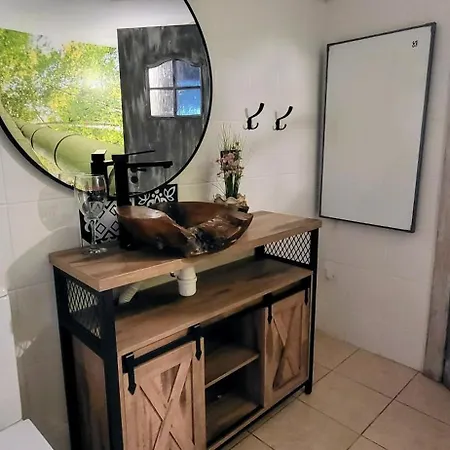 Kurna Chata Domek W Karkonoszach Holiday home *